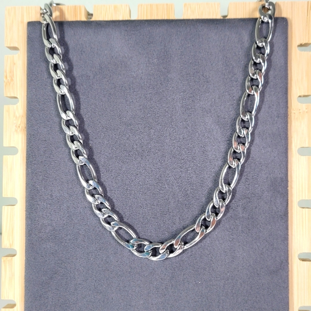 Inox Stainless Steel 18"  8mm Figaro Chain Necklace Lobster Claw Closure - Picture 2 of 2